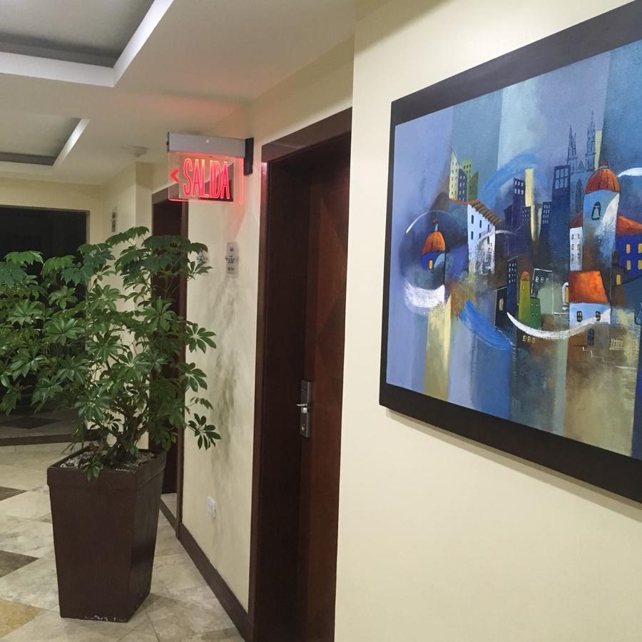 Suites Parque Real Quito Exterior photo